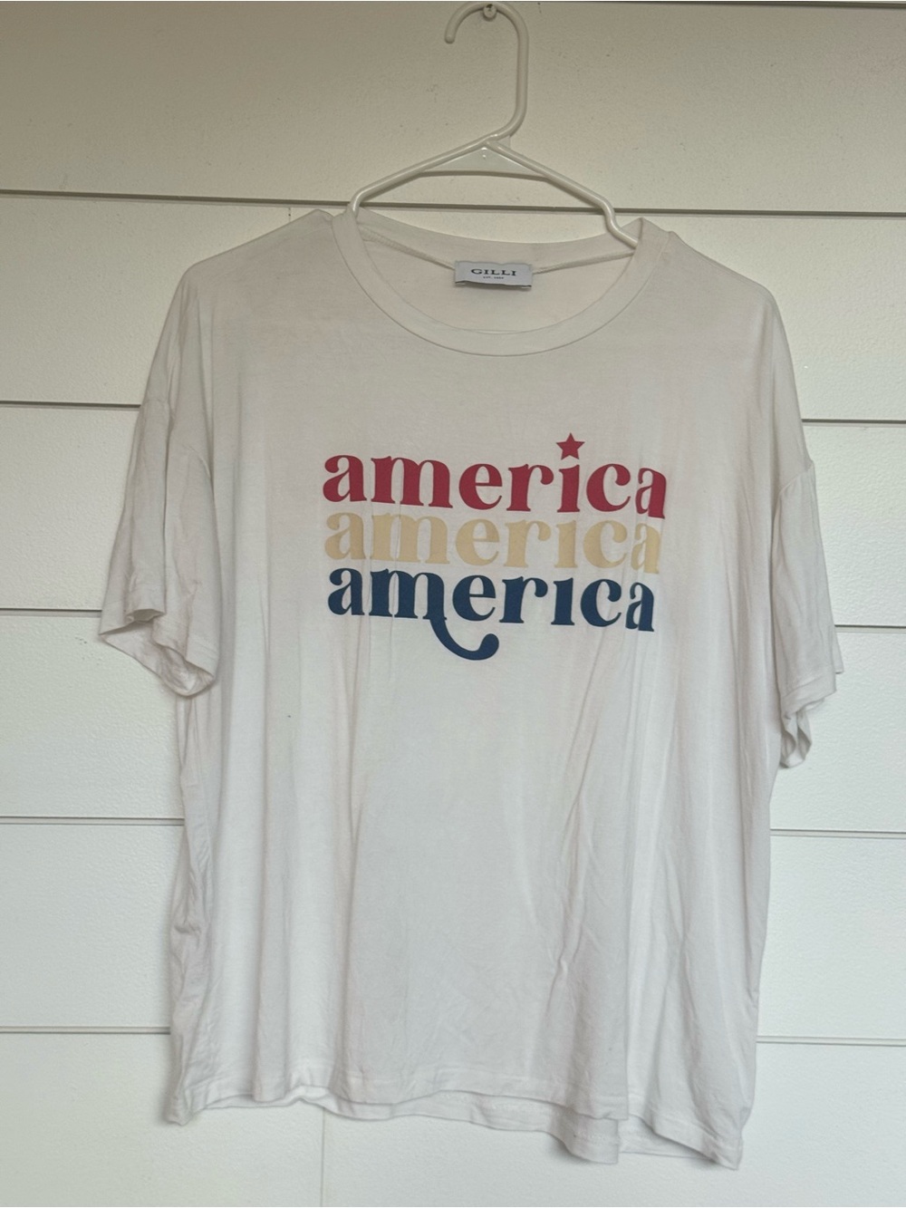 Gilli White Short-Sleeve 'America' Graphic Tee with Red, Gold & Navy Print